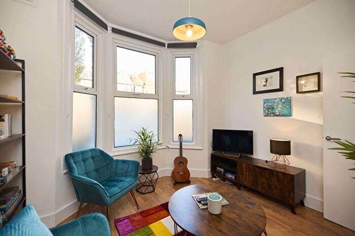 1 Bedroom Flat To Rent In London Borough Of Haringey, N15