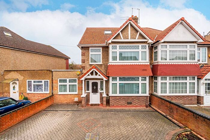 6 Bedroom Semi Detached House For Sale In Greencroft Road, Heston, Hounslow, TW5