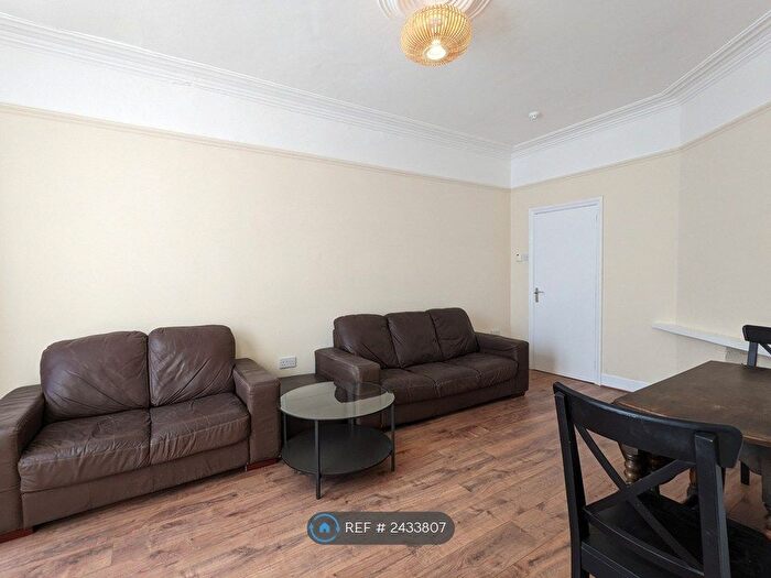 1 Bedroom Flat To Rent In Hall Green, Birmingham, B28