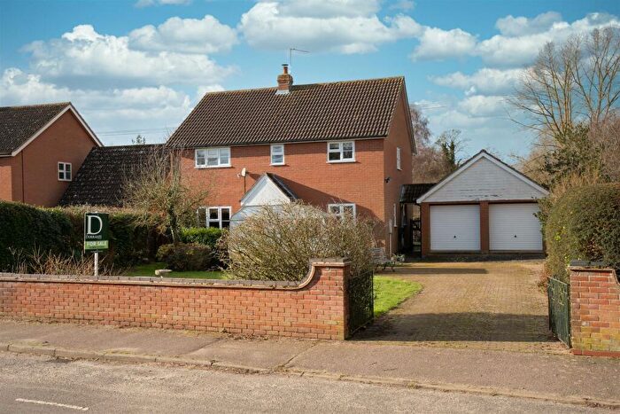 4 Bedroom Detached House For Sale In Peasenhall Road, Walpole, Halesworth, IP19