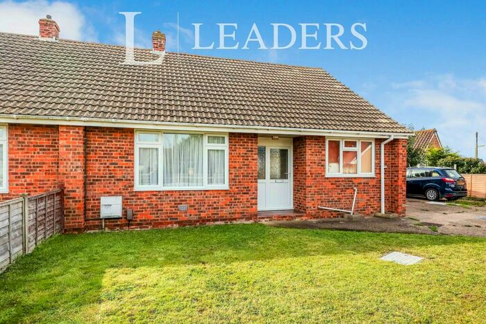 3 Bedroom Bungalow To Rent In Eastoke Avenue, Hayling Island, PO11