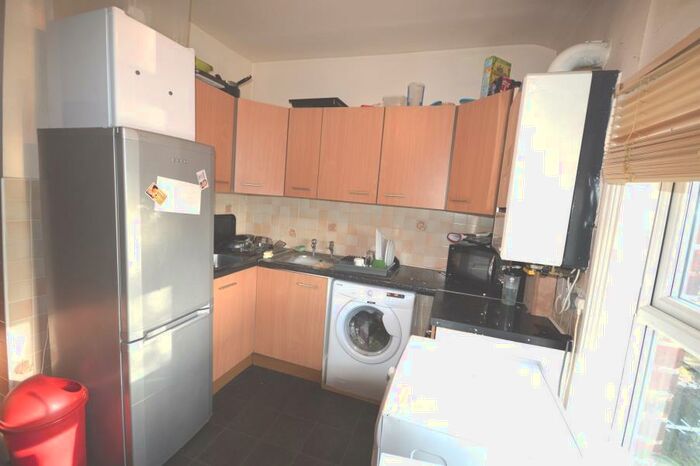 4 Bedroom Flat To Rent In A Cardigan Road, LS6