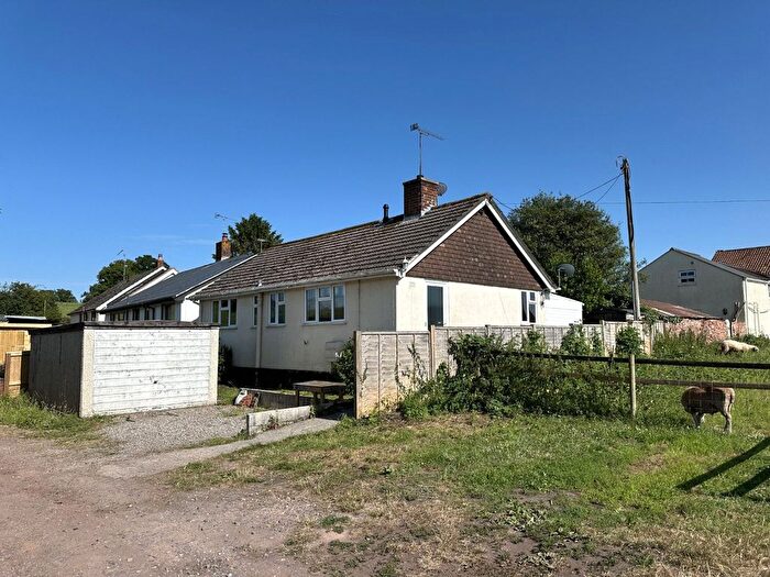 2 Bedroom Bungalow To Rent In Houndsmoor, Milverton, Taunton, TA4