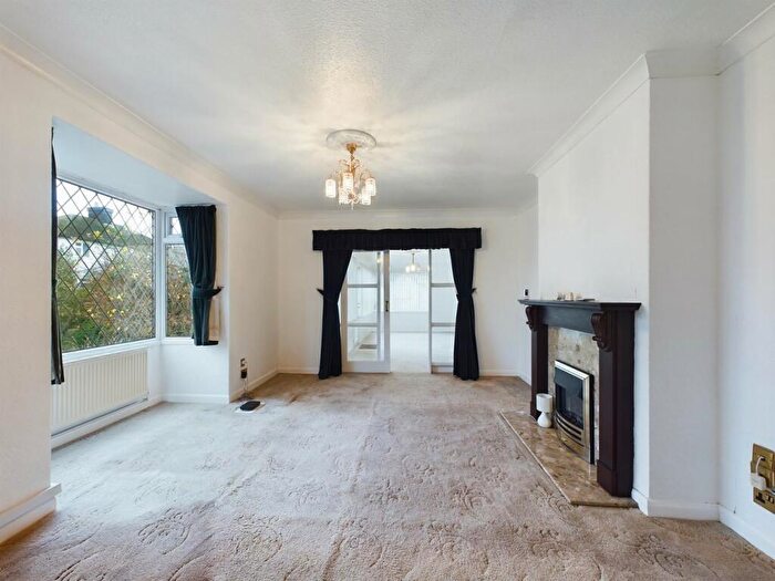 3 Bedroom Detached Bungalow For Sale In Bradstow Way, Broadstairs, CT10