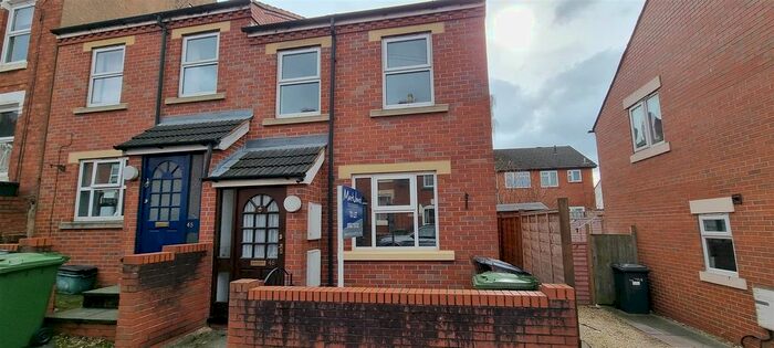 3 Bedroom Semi-Detached House To Rent In Findon Street, Kidderminster, DY10