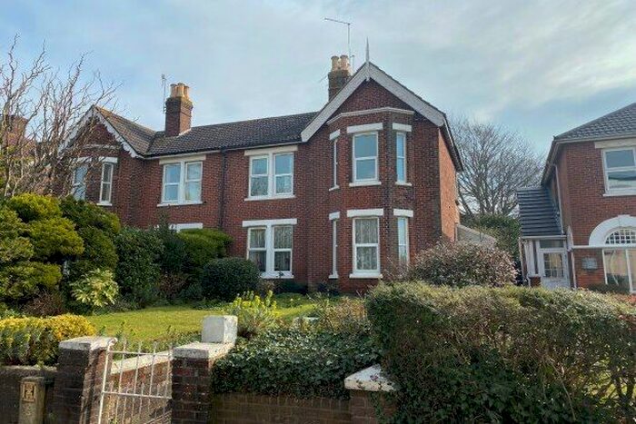 2 Bedroom Flat To Rent In Wimborne Road, Poole, BH15