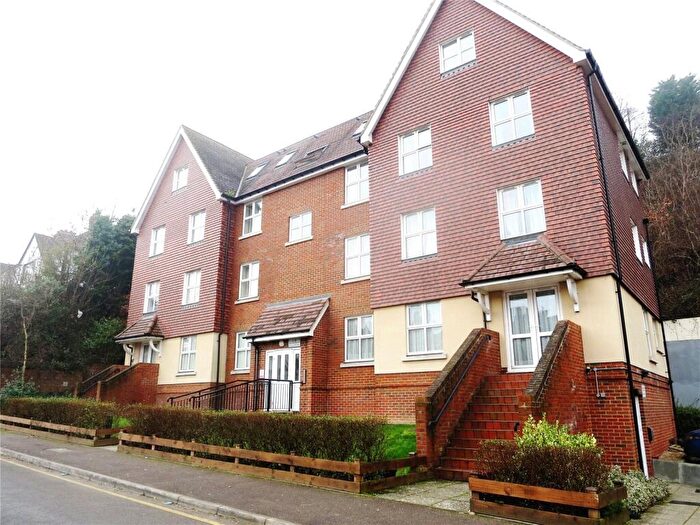 2 Bedroom Apartment To Rent In Garlands Road, Redhill, Surrey, RH1