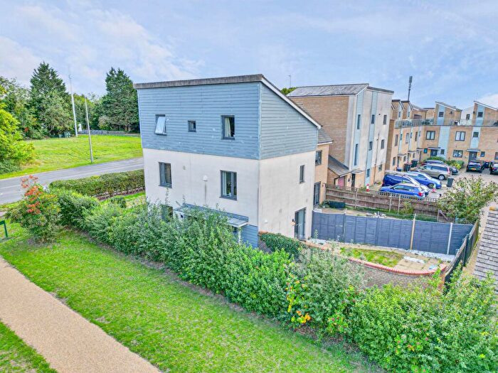 4 Bedroom Semi-Detached House For Sale In Aran Court, Oakridge Park, MK14