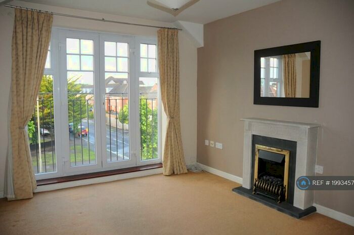 2 Bedroom Flat To Rent In Heinz Burt Close, Eastleigh, SO50
