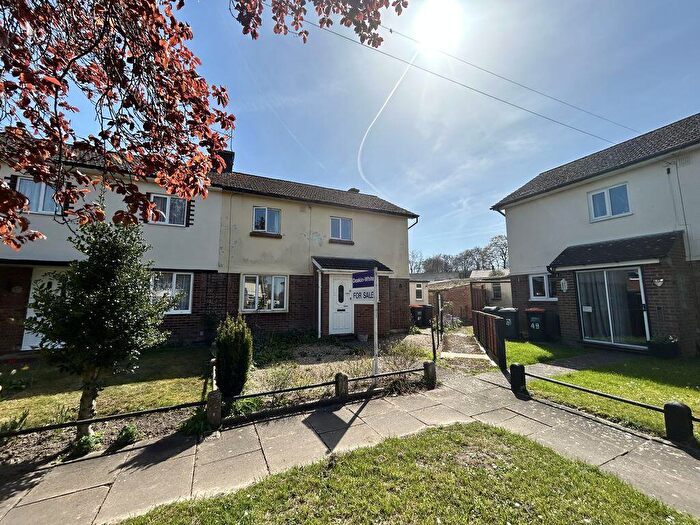 3 Bedroom Semi-Detached House For Sale In Drovers Way, Dunstable, LU6