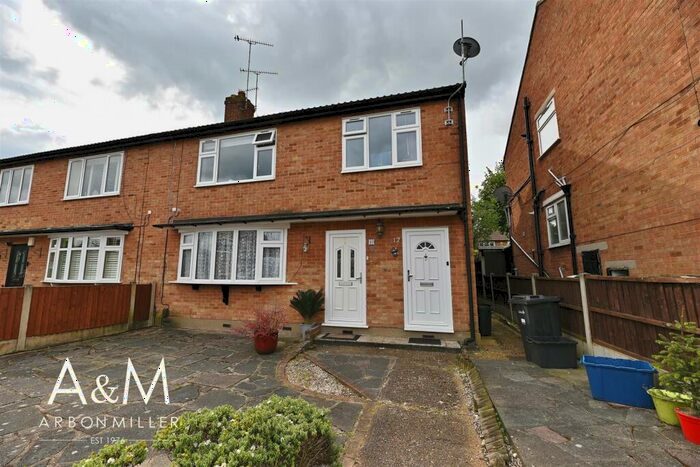 2 Bedroom Maisonette To Rent In The Holt, Hainault, IG6