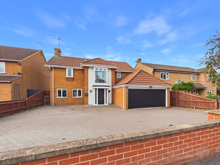 4 Bedroom Detached House For Sale In Commons Road, Whittlesey, PE7