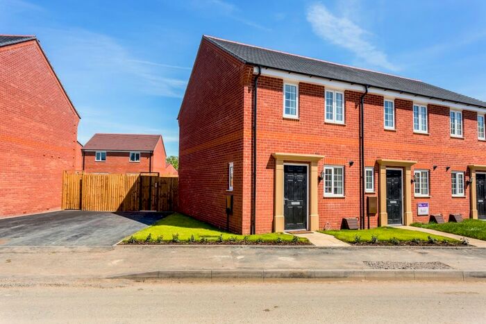 2 Bedroom Flat To Rent In Brading Close, Stratford-Upon-Avon, CV37