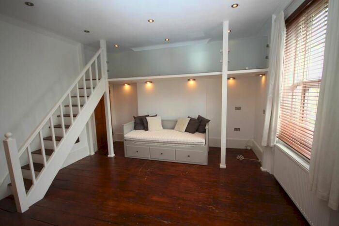 Studio To Rent In Shooters Hill Road, Blackheath SE3