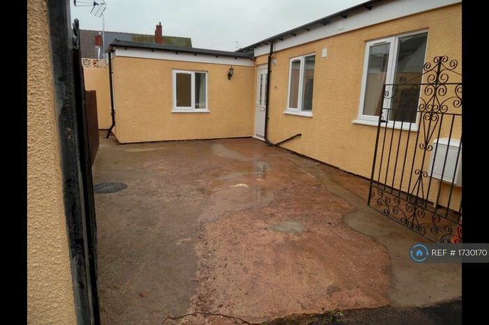 2 Bedroom Bungalow To Rent In Trinity Street, Cradley Heath, B64