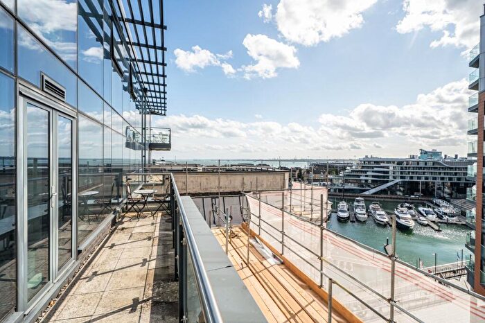 2 Bedroom Flat To Rent In Admirals Quay, Ocean Way, Southampton, Hampshire, SO14