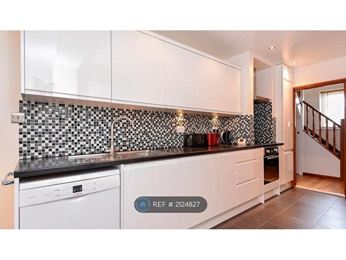 3 Bedroom End Of Terrace House To Rent In Dupont Road, London, SW20
