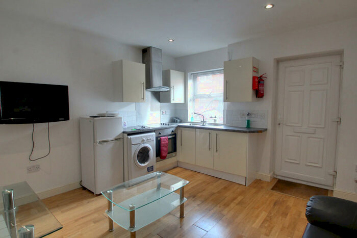 1 Bedroom Ground Flat To Rent In Nugent Street, Leicester, LE3