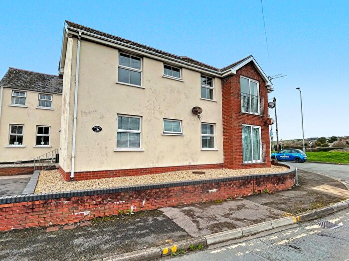 2 Bedroom Flat For Sale In Woodland Court, Newton, Porthcawl, CF36
