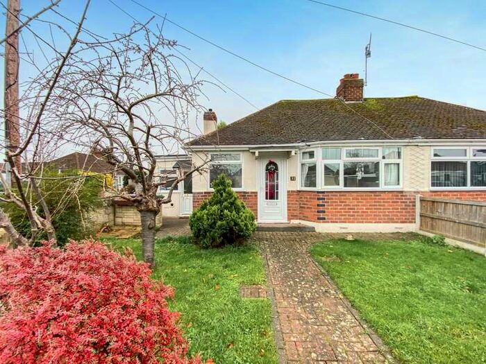 2 Bedroom Bungalow To Rent In Farm Close, Worcester, WR3