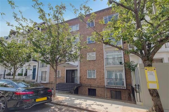 2 Bedroom Flat To Rent In Redcliffe Road, London, SW10