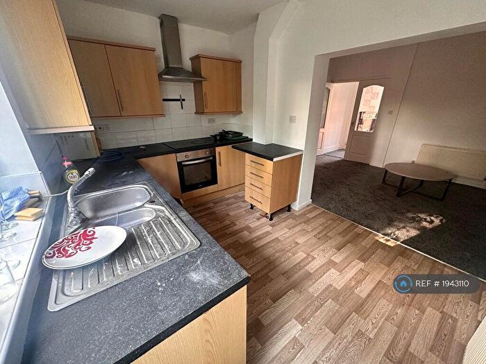 3 Bedroom Detached House To Rent In Castle Street, Sedgley, DY3