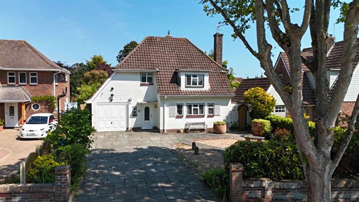 3 Bedroom Detached House To Rent In Aldsworth Avenue, Goring-By-Sea, Worthing, BN12