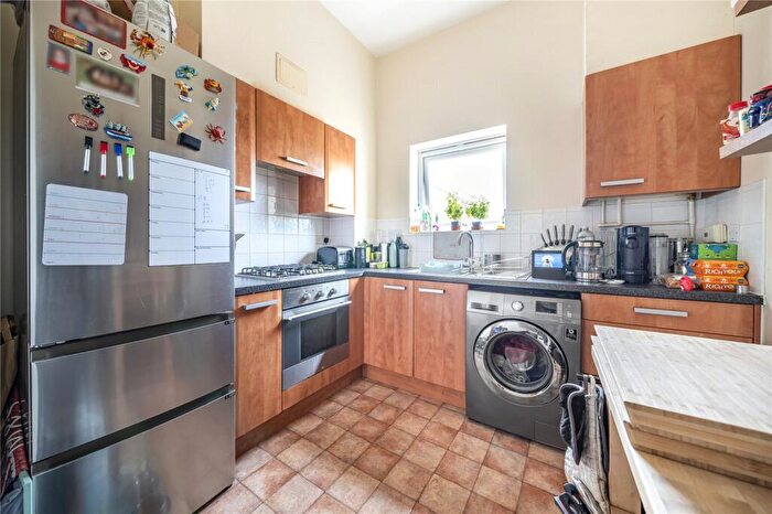 1 Bedroom Apartment For Sale In Drake Way, Reading, Berkshire, RG2