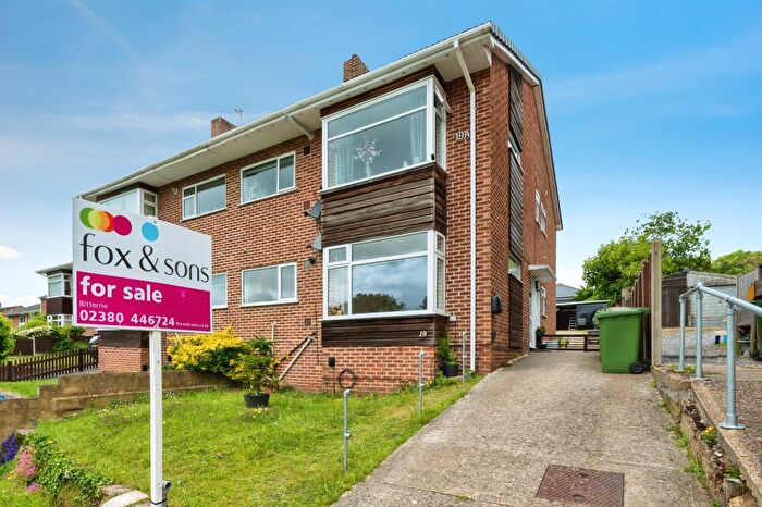 2 Bedroom Maisonette For Sale In Furze Close, Southampton, SO19