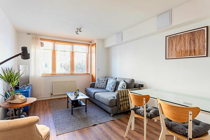 1 Bedroom Flat To Rent In Flat, Barrington Road, London, SW9