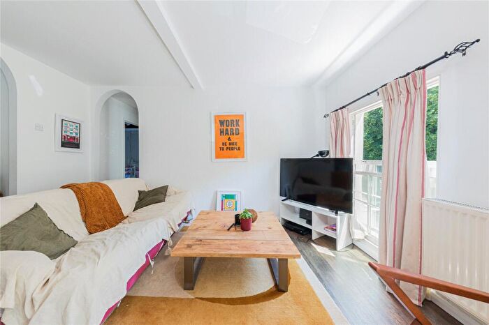 2 Bedroom Terraced House To Rent In Barnsbury Park, Barnsbury, N1