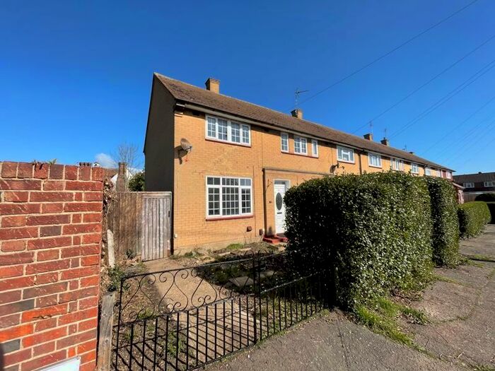 2 Bedroom End Of Terrace House To Rent In Eskley Gardens, South Ockendon, RM15