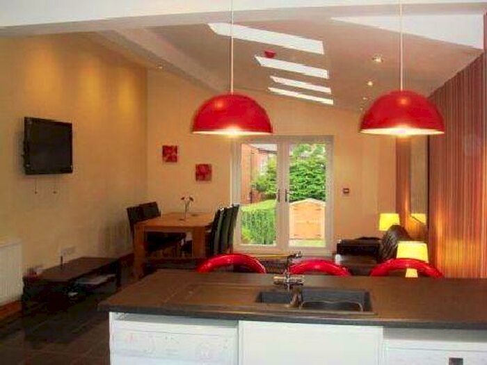 8 Bedroom House To Rent In Heeley Road, Selly Oak, Birmingham, West Midlands, B29