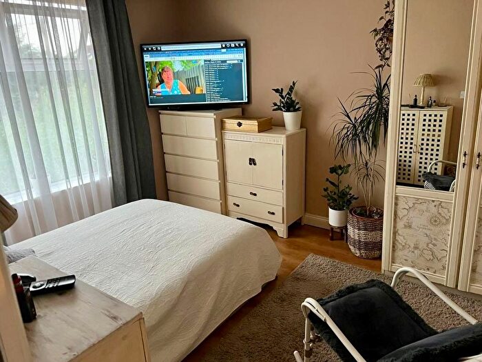 2 Bedroom Flat To Rent In Fifth Avenue, Bristol, BS7