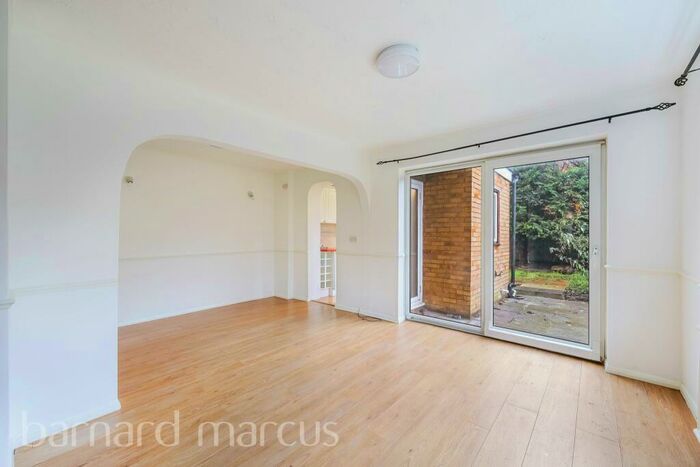 3 Bedroom End Of Terrace House To Rent In Sutton Gardens, Croydon, CR0