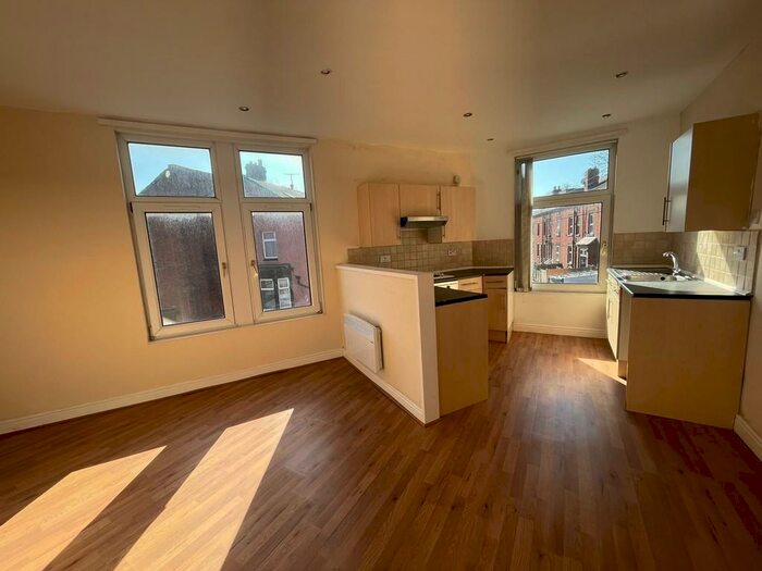 2 Bedroom Apartment To Rent In Park Crescent, Armley, LS12