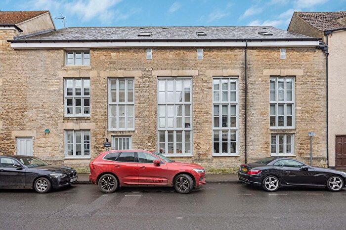 2 Bedroom Flat To Rent In Chipping Street, Tetbury, Gloucestershire, GL8