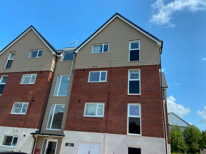 2 Bedroom Flat To Rent In Anton Close, Rugby, CV21