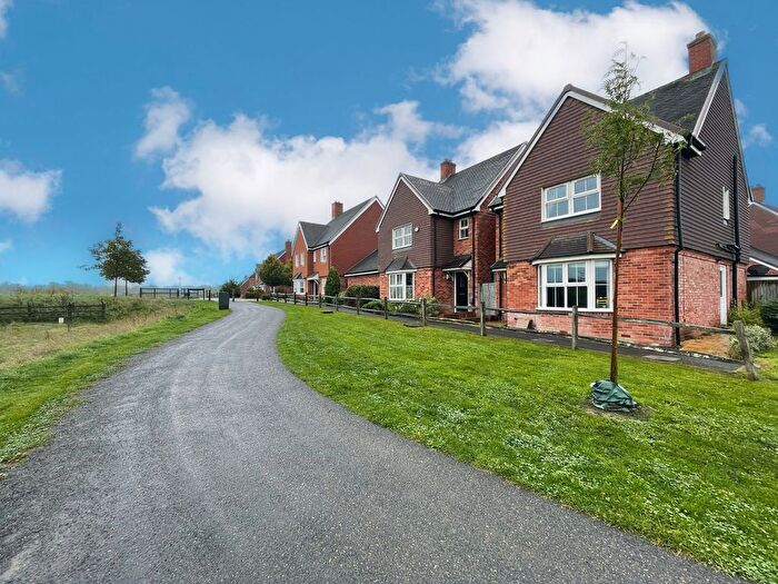 3 Bedroom Semi-Detached House To Rent In Westvale Road, Horley, RH6