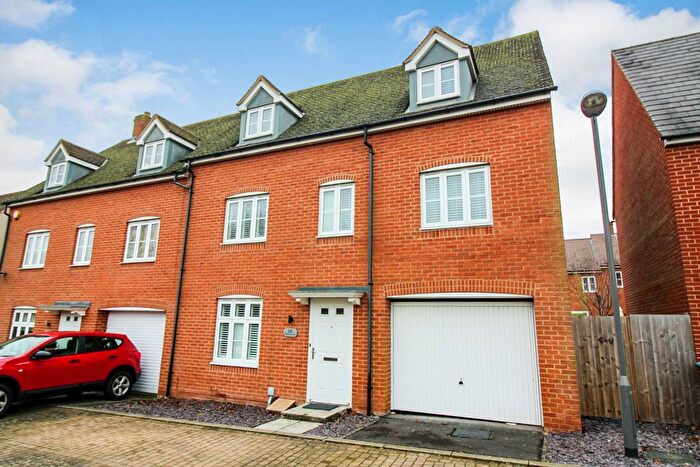 5 Bedroom Property To Rent In Brimstone Lane, Aylesbury, HP19