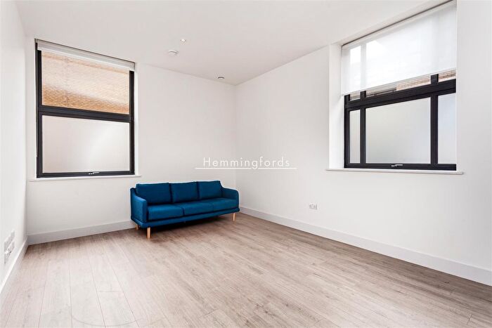 1 Bedroom Flat To Rent In Mayes Road, London, N22