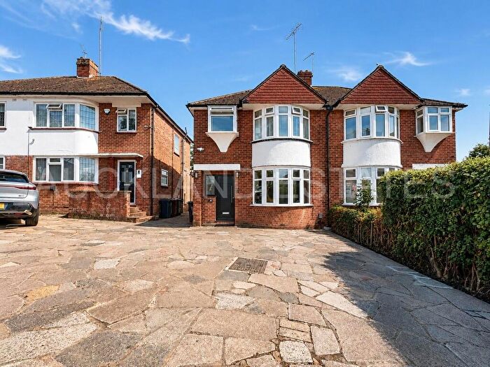 3 Bedroom Semi Detached House For Sale In Oulton Crescent, Potters Bar, EN6