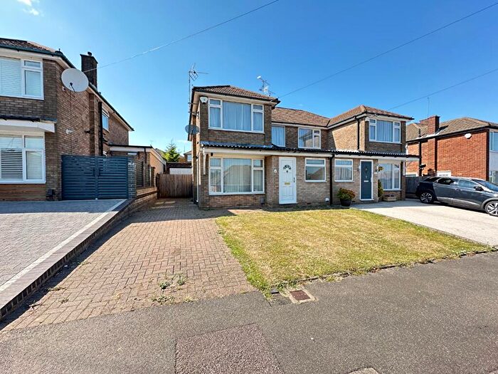 3 Bedroom Semi-Detached House To Rent In Goldstone Crescent, Dunstable, Bedfordshire, LU5