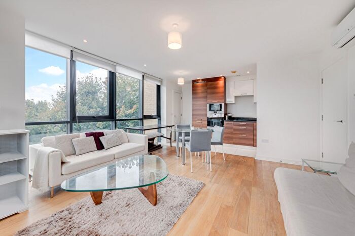 2 Bedroom Flat To Rent In Forge Square, Cubitt Town, E14