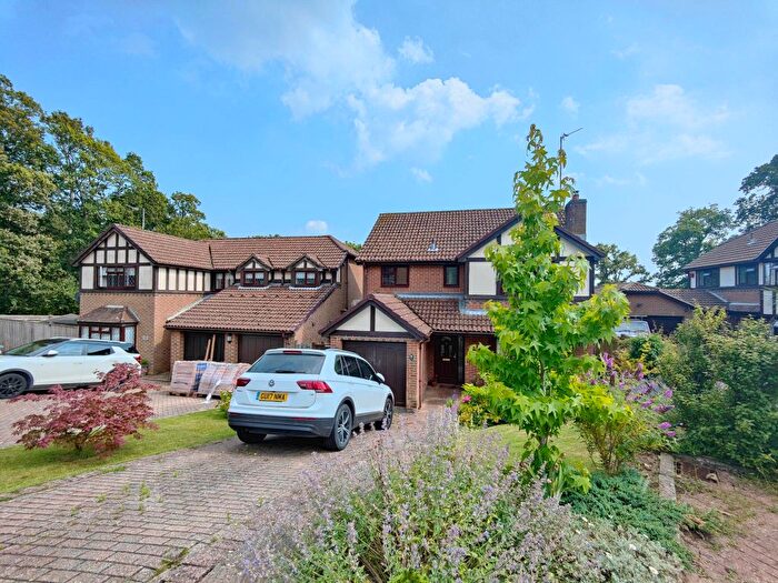 4 Bedroom Detached House To Rent In Hawthorne Close, Heathfield, TN21