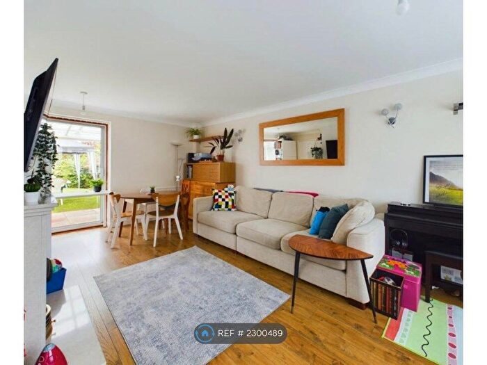 3 Bedroom Semi-Detached House To Rent In Haddon Drive, Reading, Berkshire, RG5