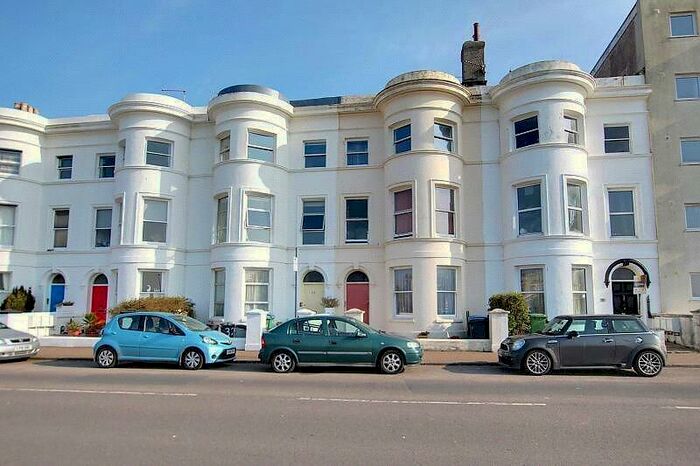 1 Bedroom Apartment To Rent In South Terrace, Littlehampton, West Sussex, BN17
