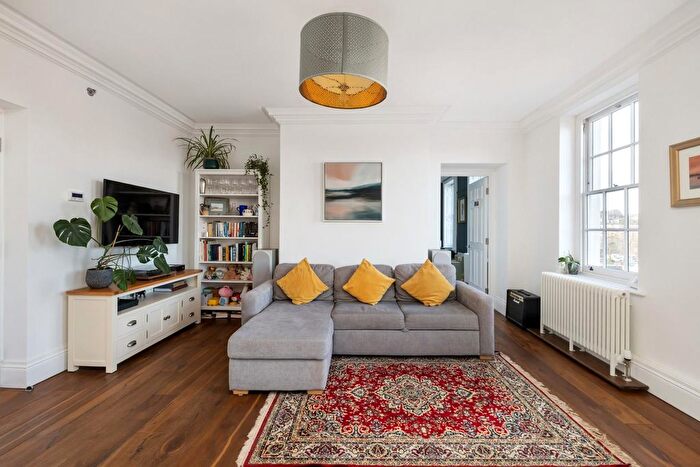 2 Bedroom Flat For Sale In Redcliffe Parade West, Redcliffe, BS1