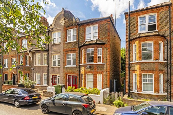 2 Bedroom Flat For Sale In Aristotle Road, London, SW4