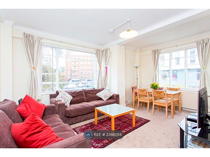 3 Bedroom Flat To Rent In Woodlands Gate, Putney, SW15